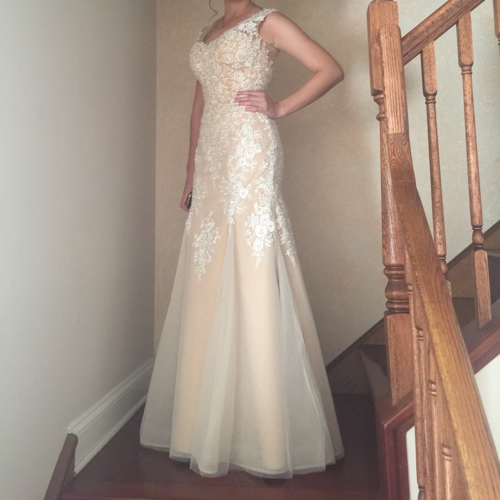PROM DRESS - Picture 3 of 3